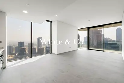 CANAL VIEW | HIGHER FLOOR | LARGE LAYOUT