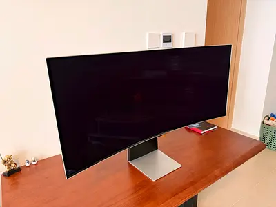 34-inch Curved Samsung G8 UltraWide S34BG850S Monitor with box and remote  - Excellent Condition