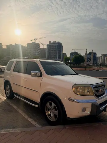 Well Maintained 8 Seater Honda Pilot ! Just Drive