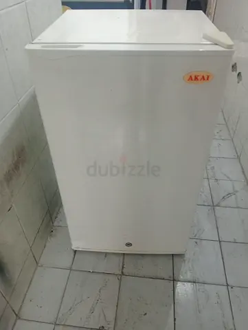 Refrigerator single door