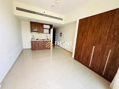 LUXURY STUDIO WITH BALCONY WARDROBE GYM POOL FREE
