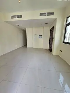 Corner Layout Single Row Unit For Rent Vacant