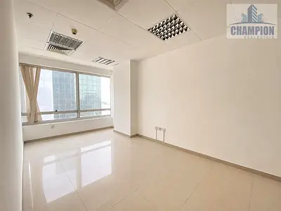 Prime Location | 4 Cabins | Close to Metro