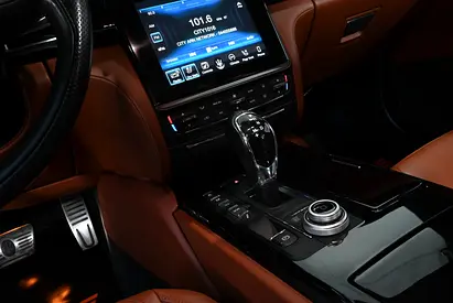2017 Maserati QUATTROPORTE photo 10