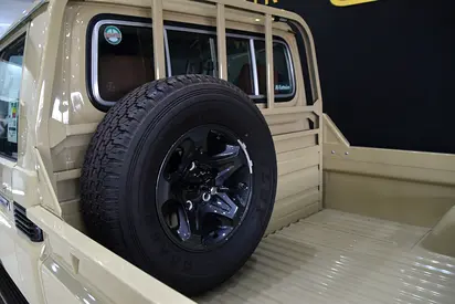 صورة 11 لـ 2026 Toyota LAND CRUISER 70 SERIES