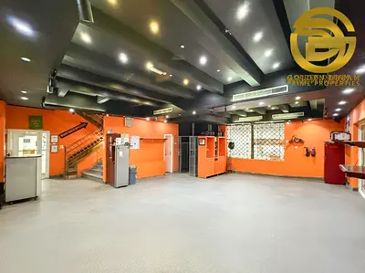 ROAD FACING | Fully Air-conditioned| Prime Area