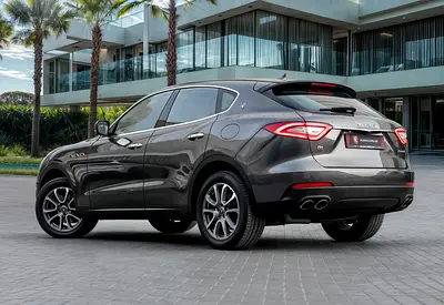 2020 Maserati LEVANTE photo 2