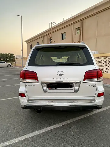 صورة 2 لـ 2015 Lexus LX-SERIES