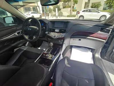 2018 Infiniti Q70 照片 10
