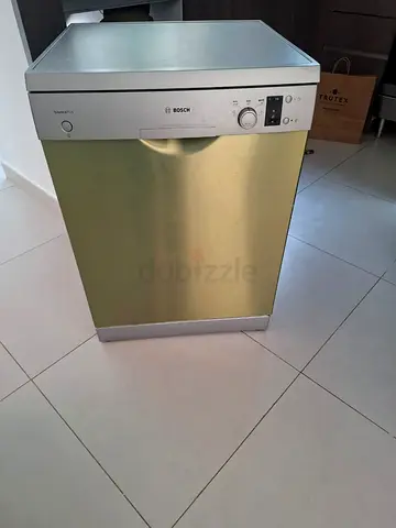 Bosch freestanding dishwasher - good working condition