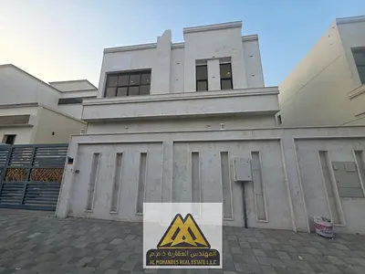 Ready-to-move-in villa with a distinctive family design and central air conditioning, with convenient payment options. 5 rooms, central air conditioni