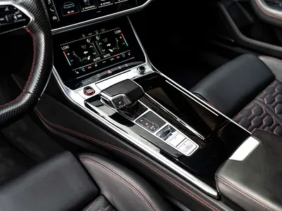 2021 AUDI RS6 — фото 13