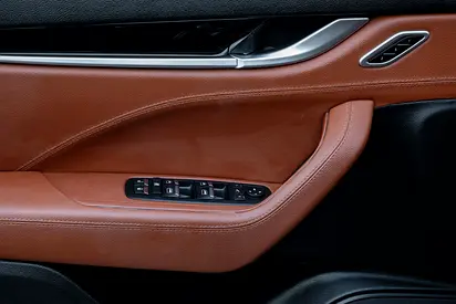 2020 Maserati LEVANTE photo 13