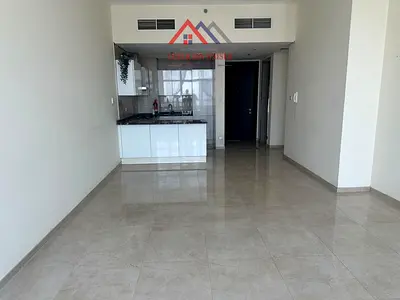XXL 3 BHK CHILLER FREE NEAR TO METRO