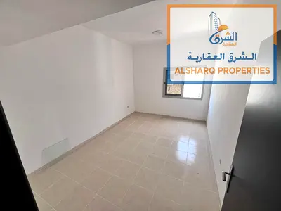 غرفتين وصالة _ مساحة كبيرة _صالة منفصلة _خزائن بالحائط _ 2 حمام_ بجوار داي تو داي