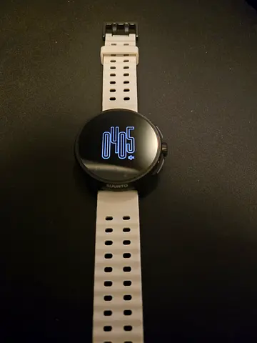 Suunto Race sports smartwatch with white strap - hardly used with extra bands.
