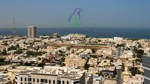 غرفتين وصاله المجاز 3 مع تكيف وباركينج مجاني بلكونه استور خزائن بالحائط اطلاله بحريه قريب من مصرف عجمان