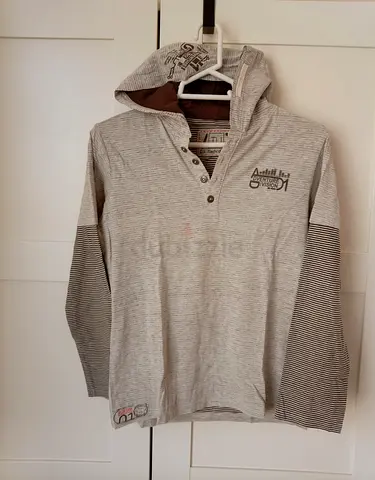 Boy's long sleeve hooded casual shirt, size M/ 12 years