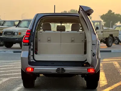 2022 Toyota PRADO photo 19