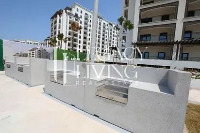 HOT DEAL | GOLF VIEW LIVING | PRIME LOCATION
