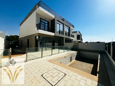 Premium 5BR Villa | Private Pool | Corner Unit