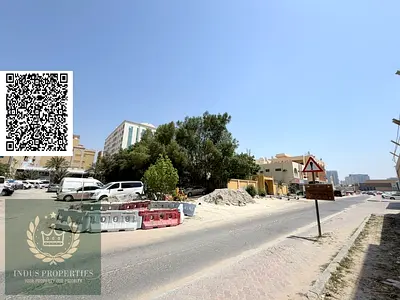 تتوفر للبيع قطعة أرض واسعة مخصصة للاستخدام السكني والتجاري (مبنى أرضي + 5 طوابق) في منطقة الراشدية 3 بعجمان، بالقرب من "دوار السيدات"؛ تبلغ مساحة الأر