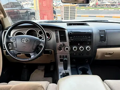 2012 Toyota SEQUOIA — фото 7
