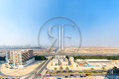Marina View | Prime Location | Fitted Kitchen