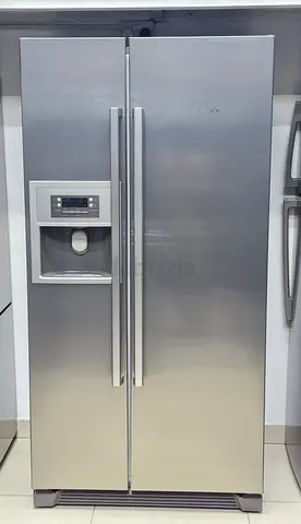 Bosch Side-by-Side Stainless Steel Refrigerator with Water Dispenser & Ice Maker