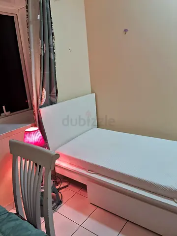 Premium Partition for Ladies only, not crowded, Near Metro Green line