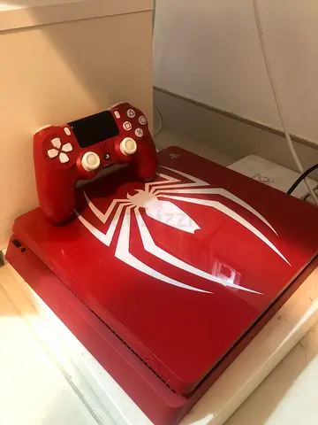 Limited Edition AMAZING RED SPIDER-Man PS4 (1TB) with 14 DISK GAMES and Matching Controller