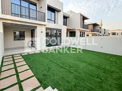 End Corner | Bigger Layout | 4 Cheques