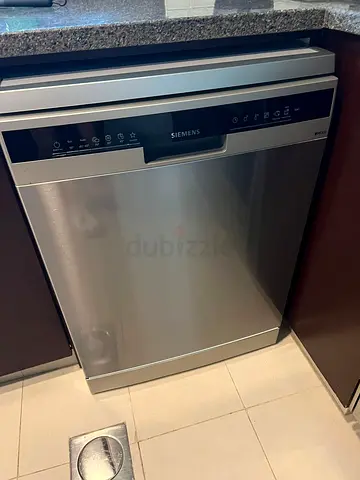 Dish washer