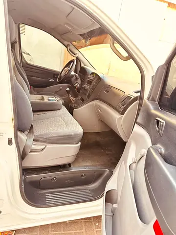 صورة 10 لـ 2013 Hyundai H1