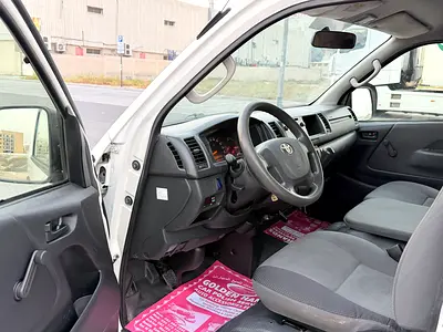2015 Toyota HIACE 照片 12