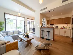 Luxury Townhouse | Extended | Upgraded | VOT