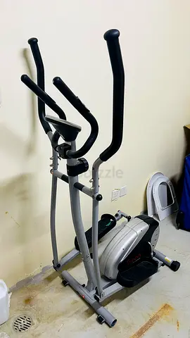 Elliptical Trainer Machine for Health and Fitness