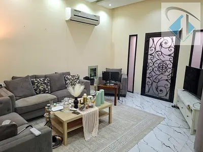 A spacious and distinctive townhouse consisting of a ground floor, first floor, and roof, suitable for large families, and comprising: 5 master bedroo