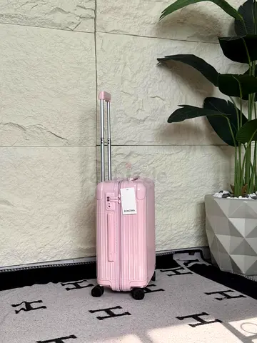Essential suitcase