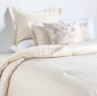 Beige Neutral Duvet Cover Set with Decorative Cushions - Like New