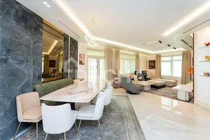 Fully Renovated and Furnished | A Type | Mid Floor