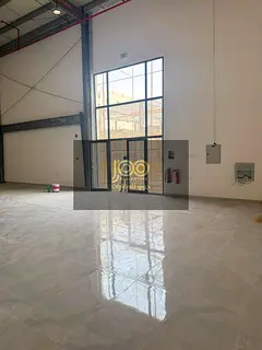 Suitable space with good electrical capacity and a prominent location on a main road.
