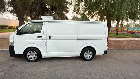 2015 Toyota HIACE — фото 8