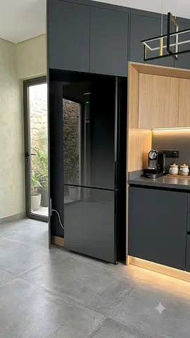 Hitachi Bottom-Freezer Refrigerator – Spacious Storage | Premium Design