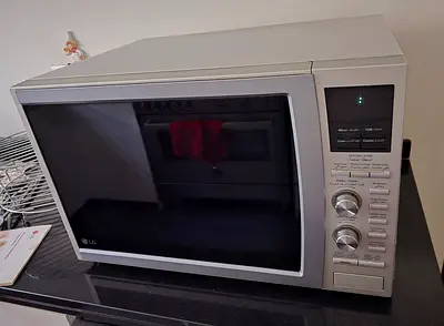 LG microwave grill & convection