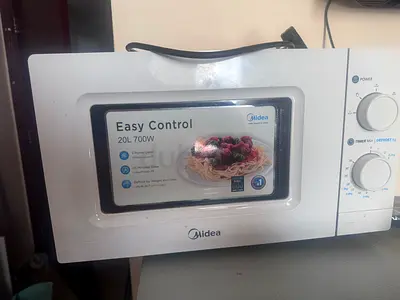 Midea 20L 700W Easy Control Microwave - Good Working Condition