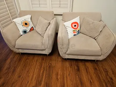 3 seater plus 2 x 1 seaters plus a recliner sofa
