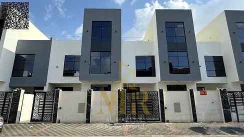 🏡 Luxury Villa for Sale | Private Backyard + Spacious Rooftop | 5 Master Bedrooms | 3,850 Sq. Ft.