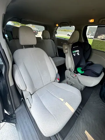 صورة 4 لـ 2012 Toyota SIENNA