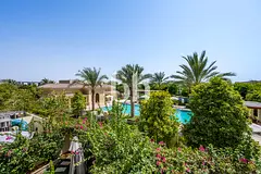 Pool & Park Backing | Vastu | Well Maintained